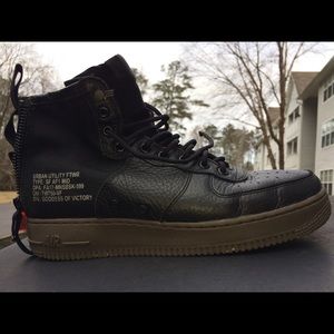 NIKE SF AIR FORCE 1 MID
